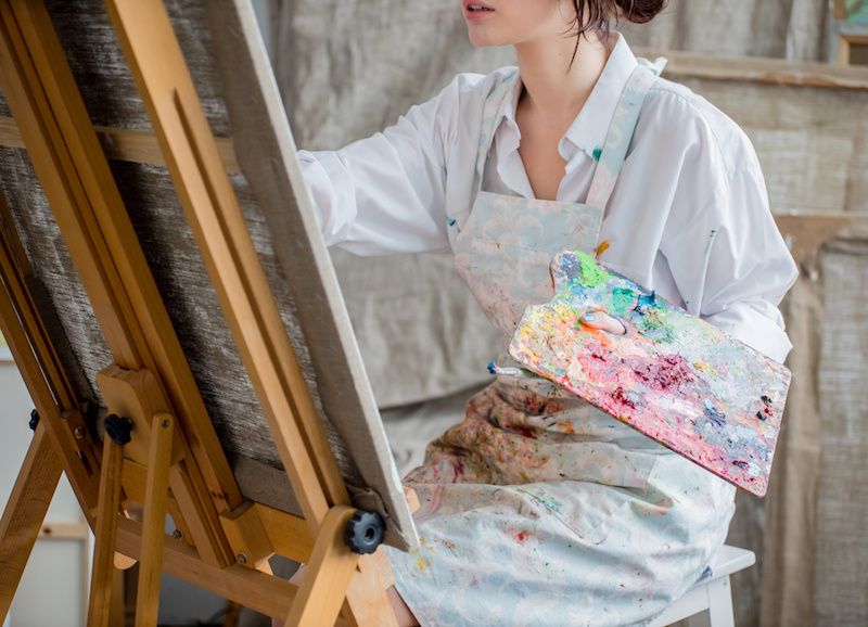 women painting